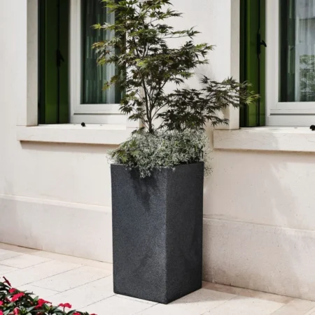 okrasni lonec tower različne barve