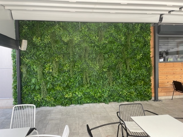 zunanja zelena stena