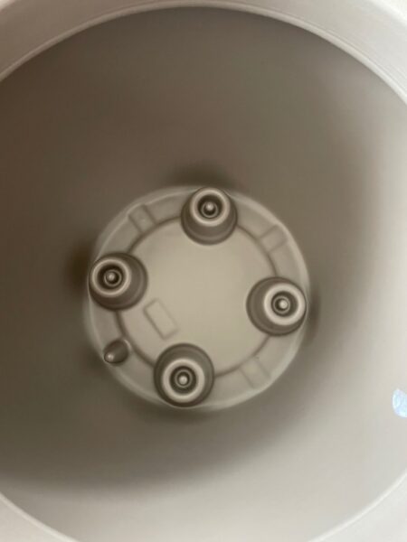 okrasni lonec Ares kapučino dno