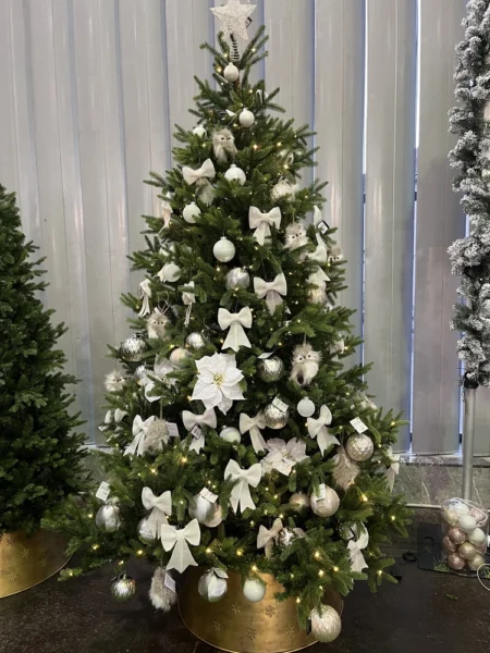 Umetno božično drevo Nordmann 240 z led lučkami