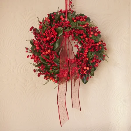 Božični venček z rdečimi jagodami d60 cm